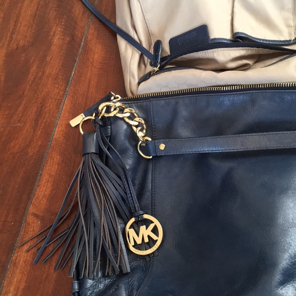 Michael Kors Leather tote shoulder purse - Picture 3 of 8